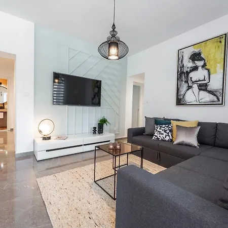 Jelena Βίλα Mlini