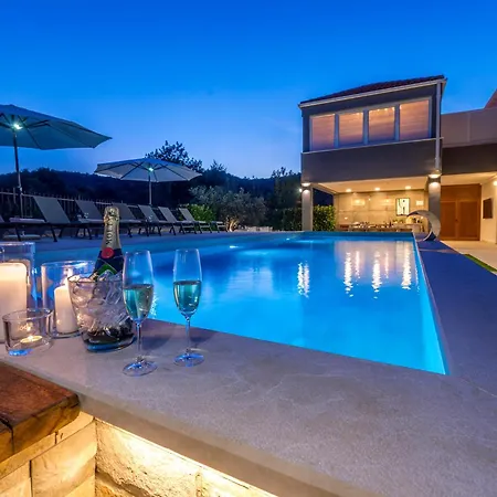 Jelena Βίλα Mlini